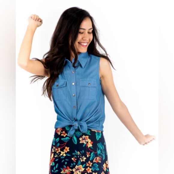 NWT LulaRoe Plus Size Roxanne Sleeveless Tank Shirt Blouse Blue/Purple Floral 3X - Picture 6 of 12